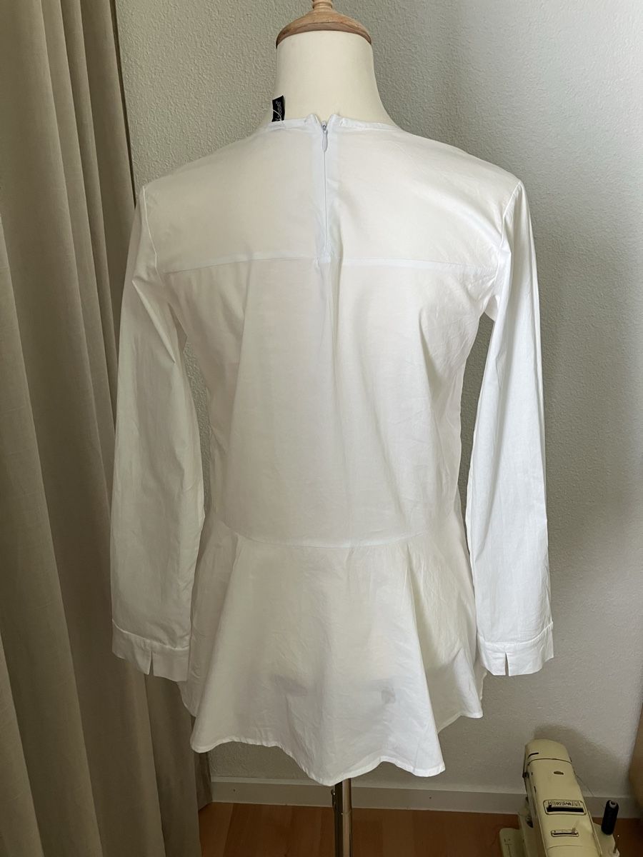 Blusen: ANYCASE, It, weisse Bluse Baumwollsatin Gr 36 – Neu (gemäss Beschreibung) aus Stäfa von ummroxana 1