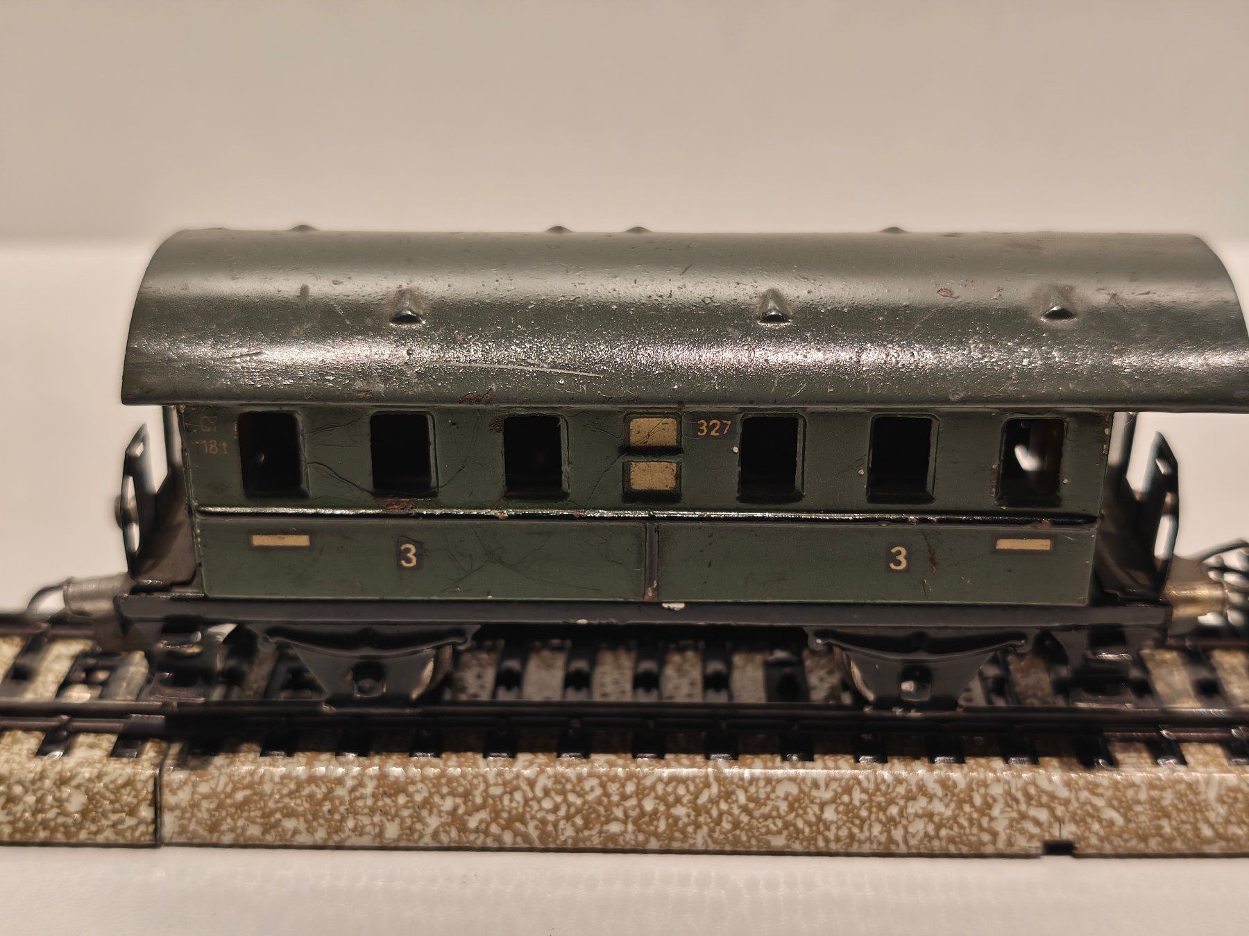 Märklin Trains électriques: 4 uralte Märklin Wagen – D'occasion à Braunau par Homersimpson 1