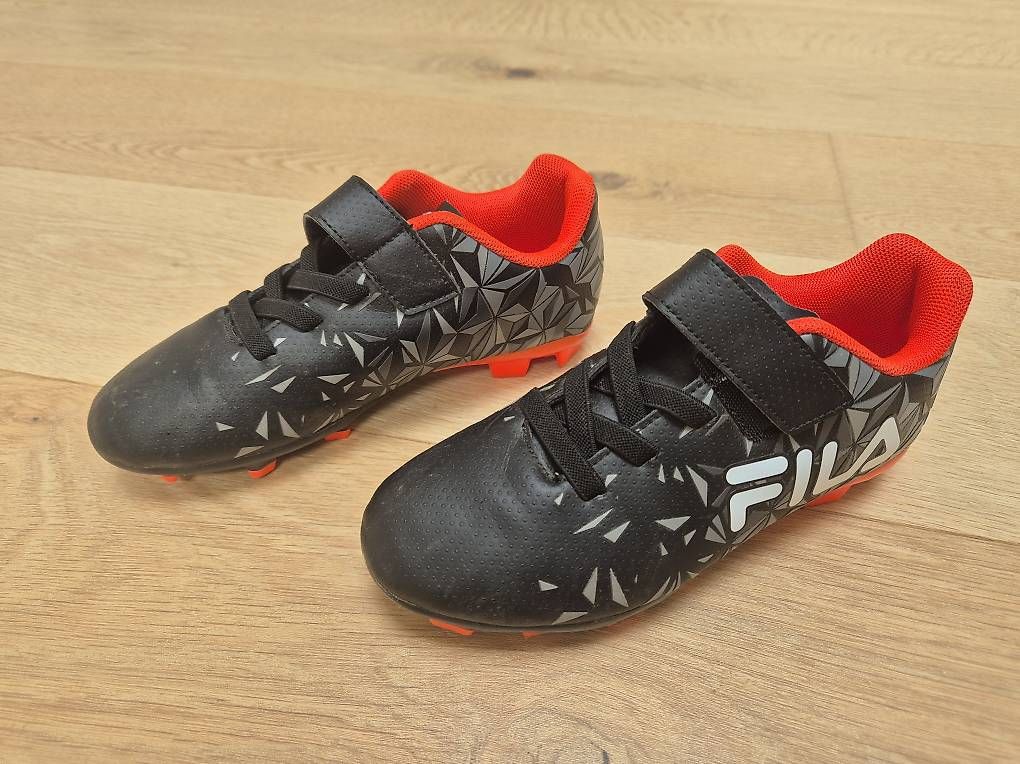 Scarpe per ragazzi: Fussballschuhe Grösse 32 Fila – Usato da Oberrohrdorf venduto da Hoto