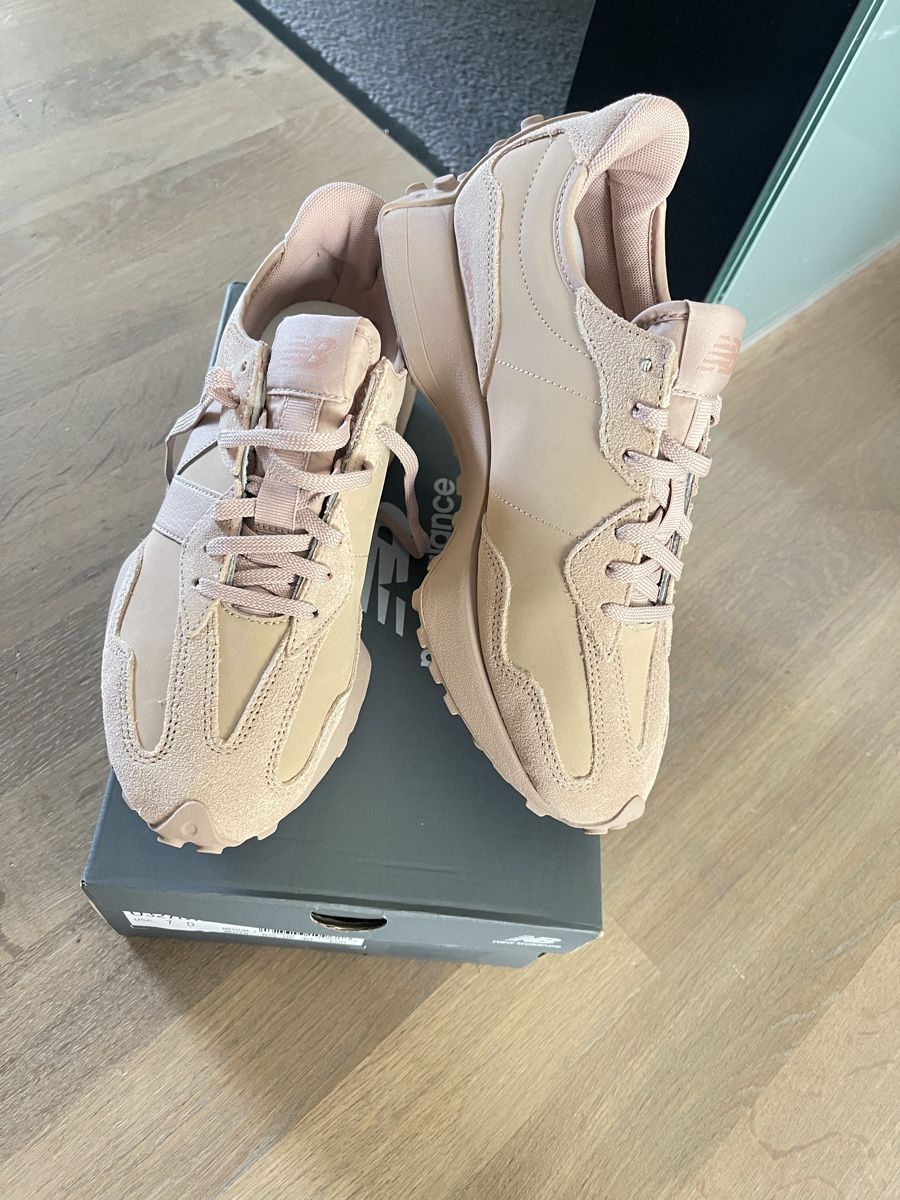 Scarpe da donna: New Balance 327 – Nuovo (secondo la descrizione) da Zürich venduto da favdiu11