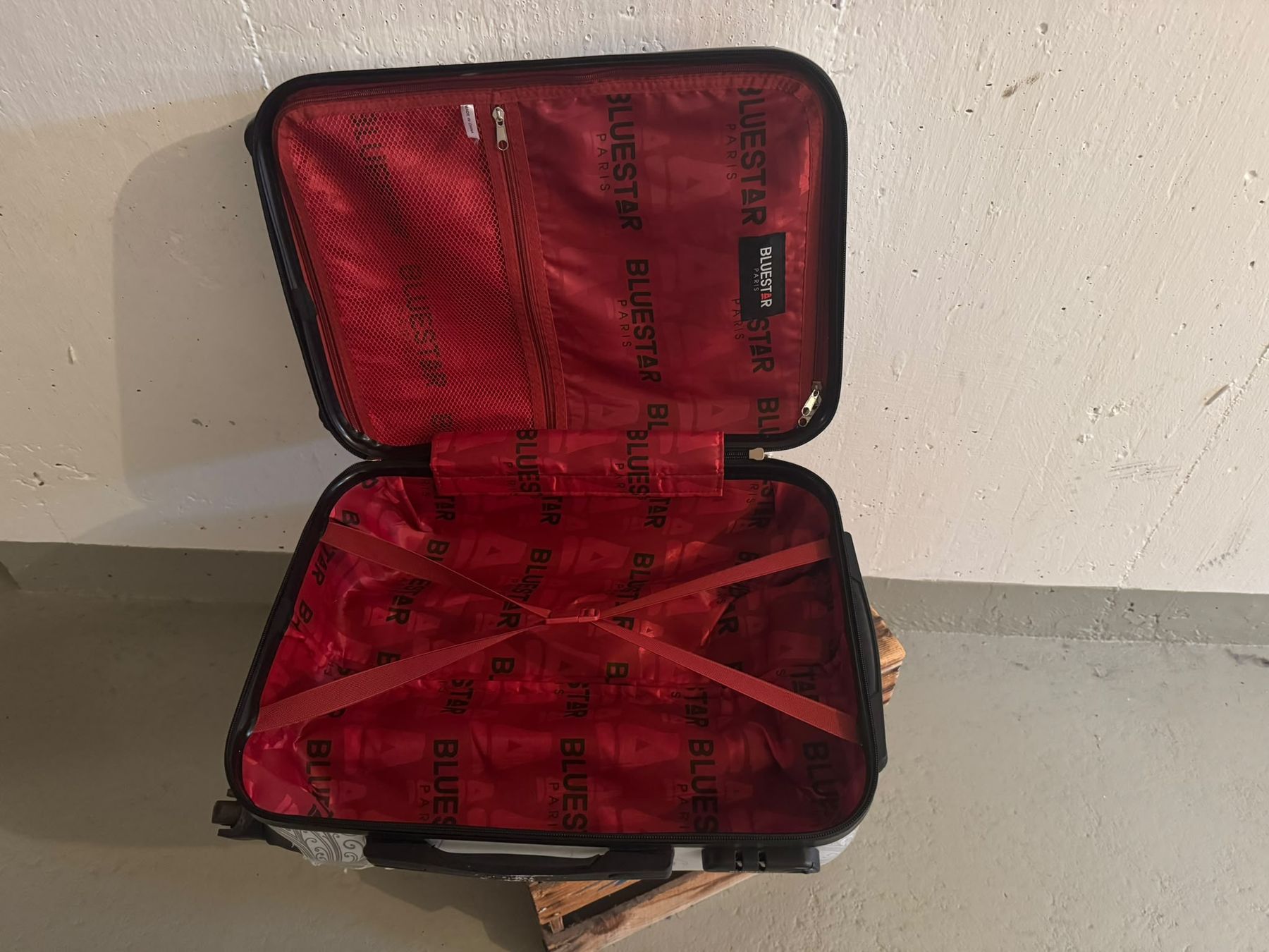 Reisekoffer: Reissekoffer – Gebraucht aus Urdorf von robinson80 2