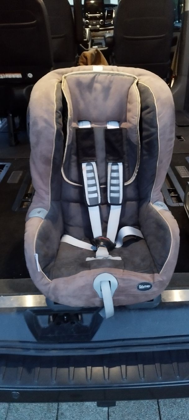 Britax Römer Sièges auto: Kindersitz Römer Duo Plus gebraucht 9-18kg – D'occasion à Wilen b. Wollerau par unp_r7qz