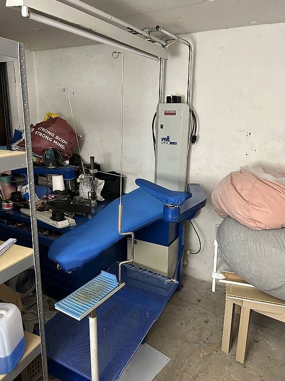 Tutte le macchine: Veit Industrie Bügeltisch – Usato da Wettingen venduto da schneidermeister
