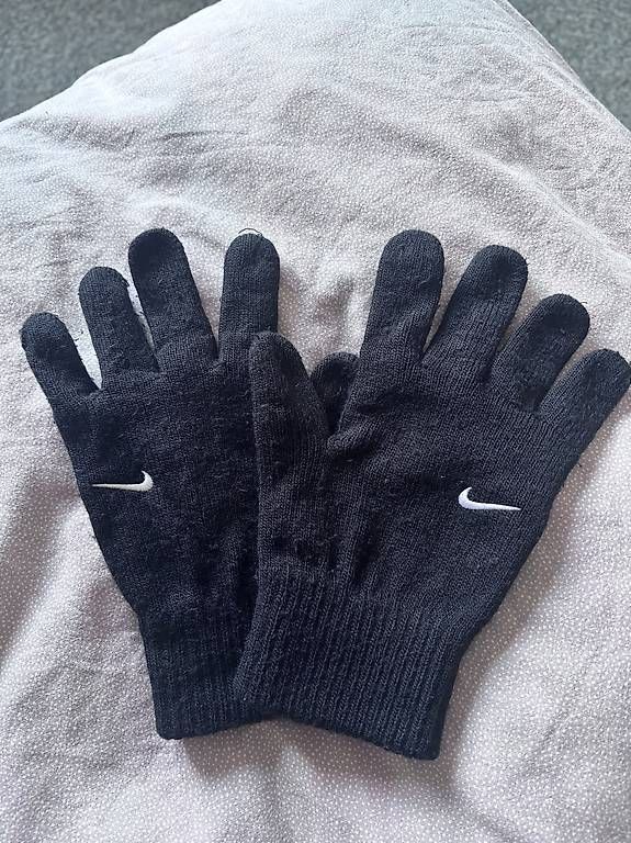 Altri accessori da uomo: Nike Stoff-Fingerhandschuhe – Usato da Herisau venduto da Baum_91