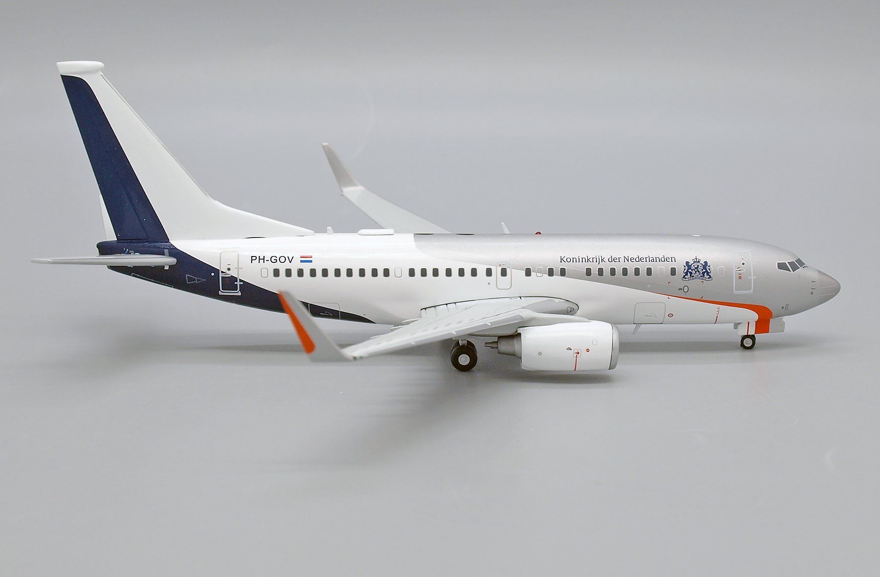 Boeing Kit di modellismo & Modellini statici: B737-700 NETHERLANDS GOVERNMENT – Nuovo e nell'imballaggio originale da Morges venduto da iljamuromez 1