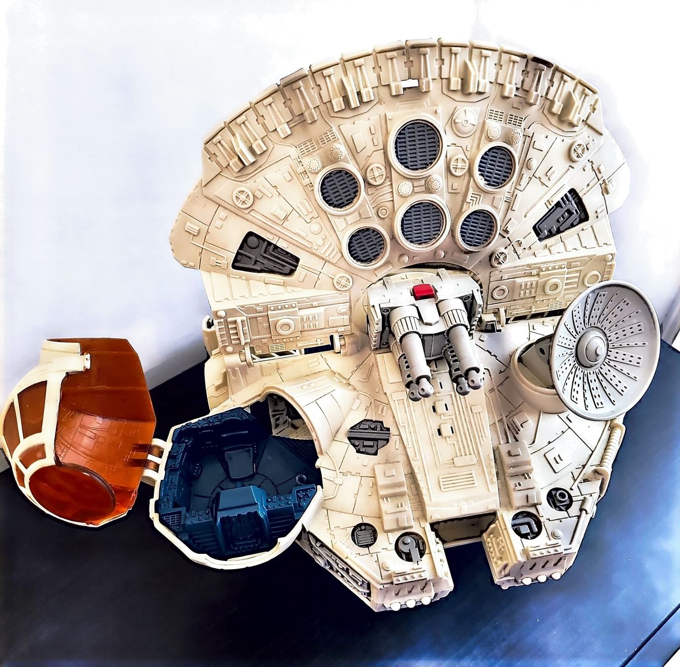 Star Wars Giocattoli: Faucon Millenium et figurines Star Wars – Usato da Neuchâtel venduto da Opportunity65 2