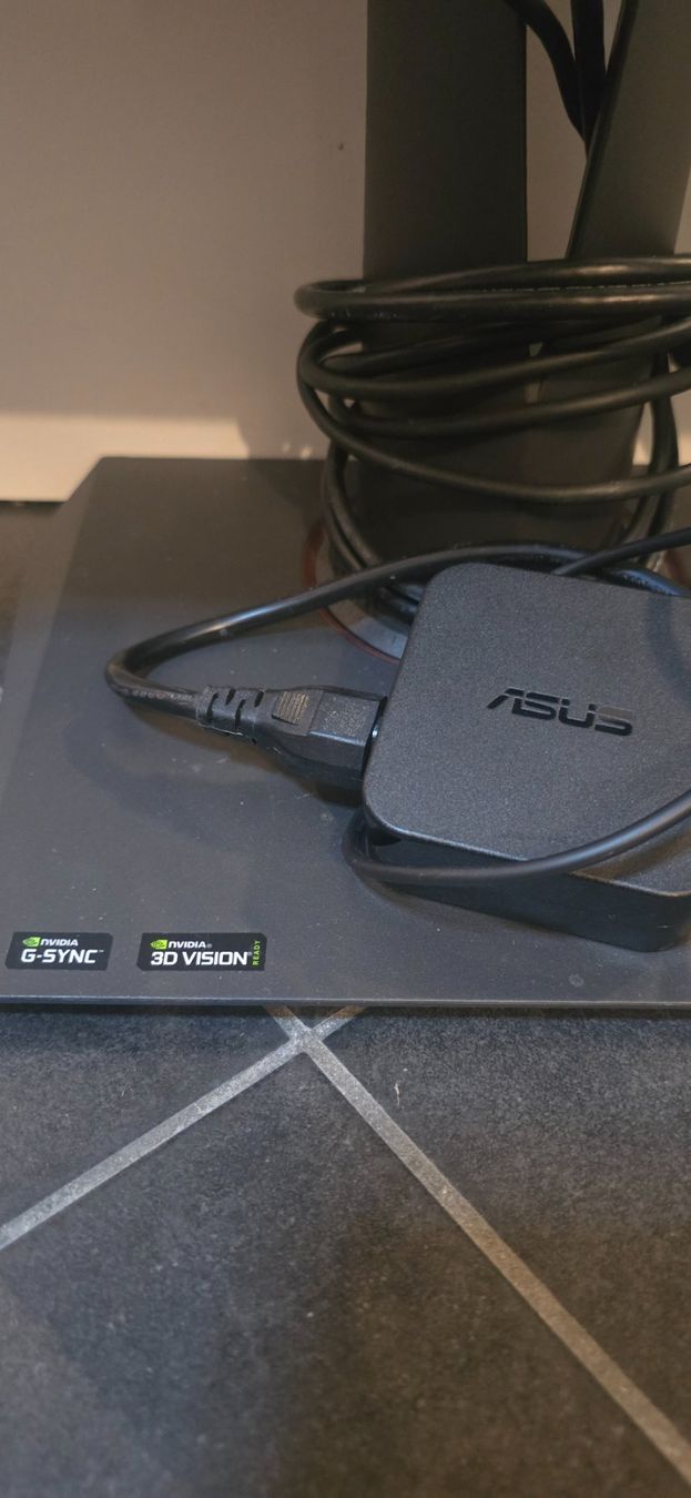Asus Ecrans: Asus PG278 – D'occasion à Cornaux NE par Sherekan85 1