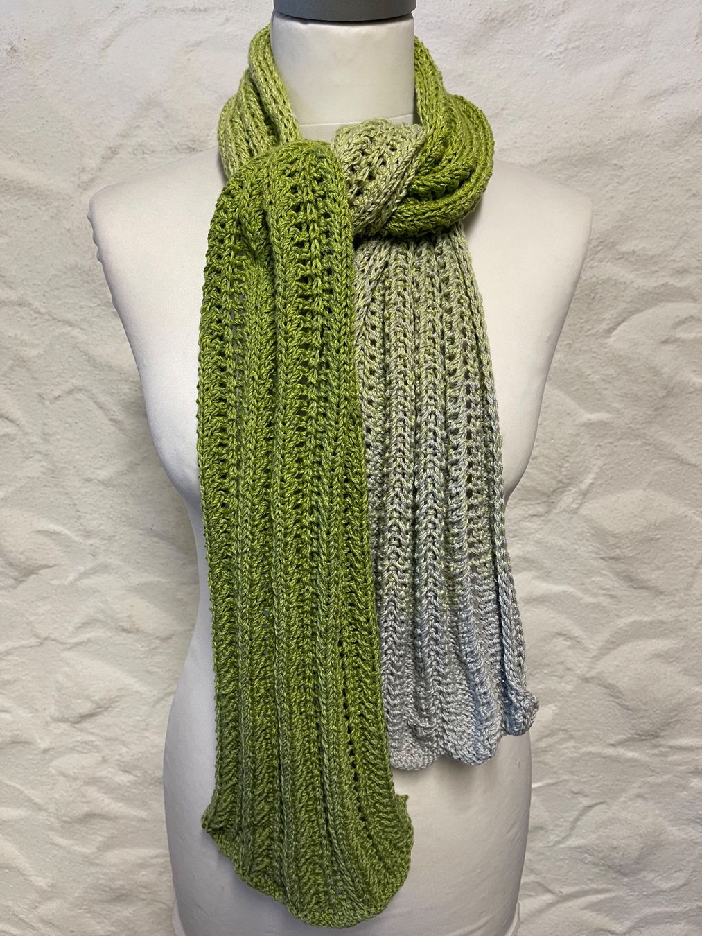 Foulard & Sciarpe: Schal, grün – Nuovo (secondo la descrizione) da Urnäsch venduto da pas_5r9c