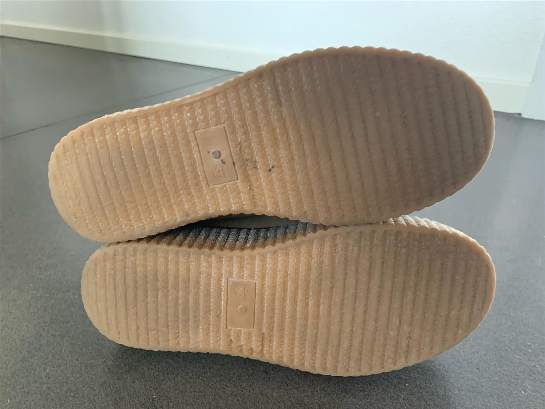 Scarpe da donna: Schuhe olivgrün "Destiny" Grösse 37 – Usato da Fribourg venduto da tschjoly 2