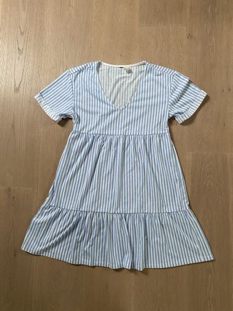 Neues weiss-hellblau gestreiftes Sommerkleid Grösse XS