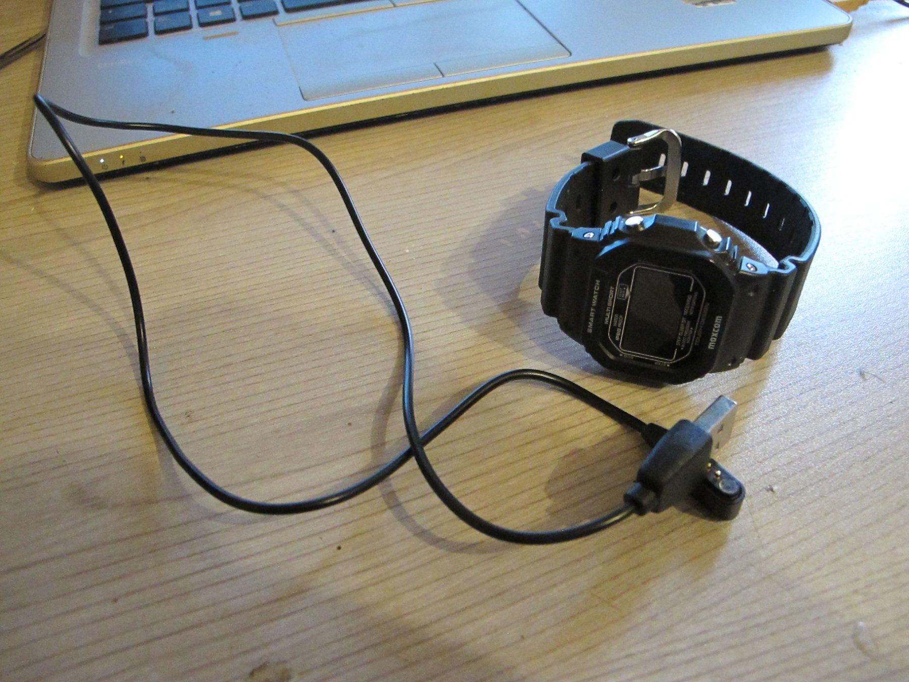 Smartwatch: Smart Watch Multi Sport Maxcom Mit Ladekabel – Usato da Altnau venduto da LinaAuktion