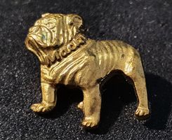 CC404 - Pin Mack Bulldogge Logo Hund Trucks