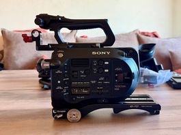 Sony FS7 Mark I 4K + XDCA-FS7 + Zacuto + Sachtler + 2x BP