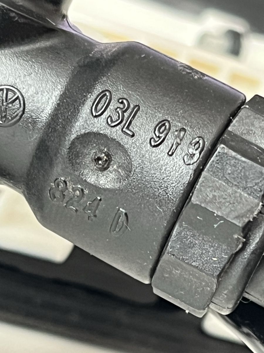 Volkswagen Tutti pezzi di ricambio auto: Original Kraftstofftemperatursensor VAG – Usato da Tafers venduto da TRTBG 1