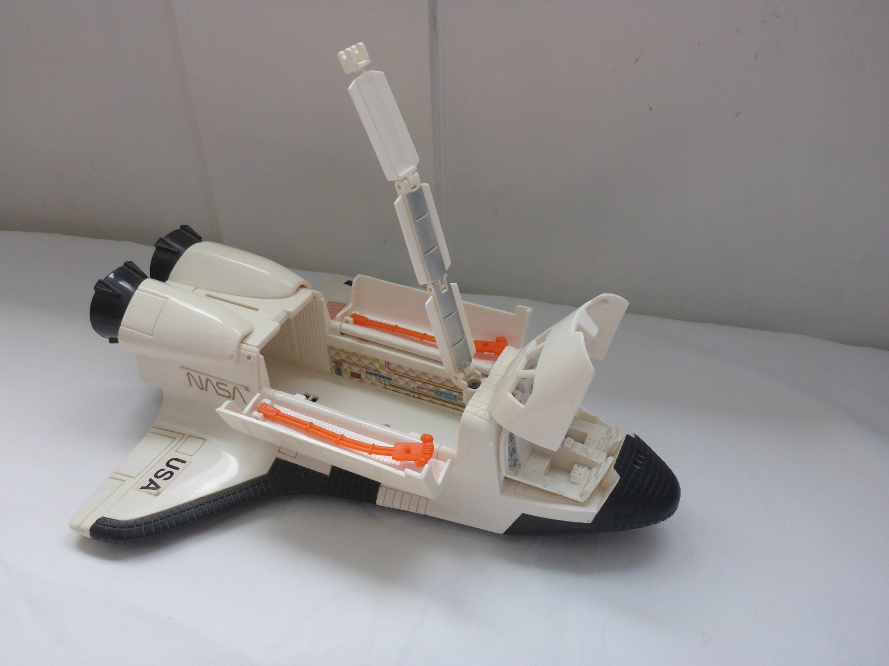 Hot Wheels Giocattoli: Hot Weehls Mega Big Shuttle Transporter 1997 – Usato da Zürich venduto da leia12 3