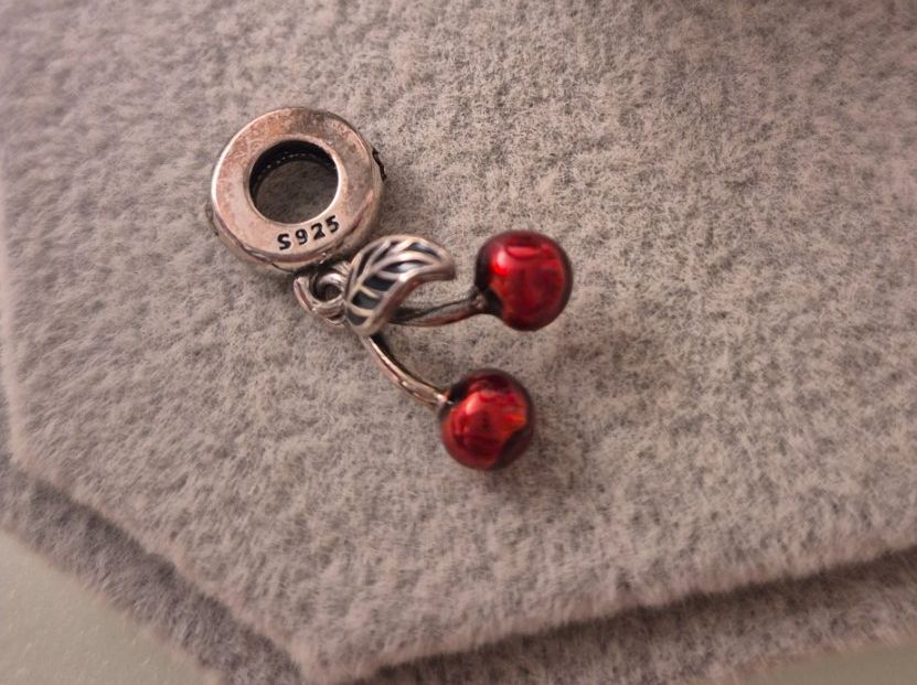 Ciondoli: Silber Charm Kirschen rot +Garantie – Nuovo (secondo la descrizione) da Rotkreuz venduto da Carbone_Bijou-Shop 2