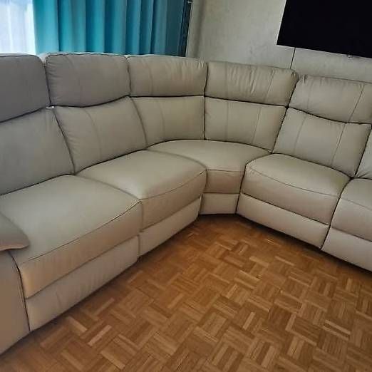 Sofas: Canapé dangle en cuir véritable 2 relax électriques – Gebraucht aus Meyrin von Delgrosso
