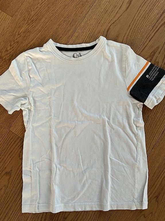 Camicie, T-shirt & Polo: T-Shirts Gr. 128/134 – Usato da Winterthur venduto da Rawille 2