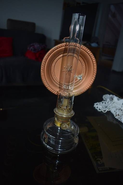 Lampes: Antike Wandpetrollampe – D'occasion à Brügg BE par Aristotolius