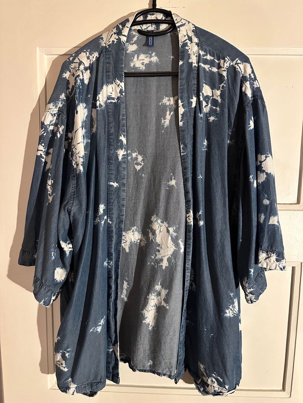 Art international: Kimono (size L) – D'occasion à Zürich par luc_spl8
