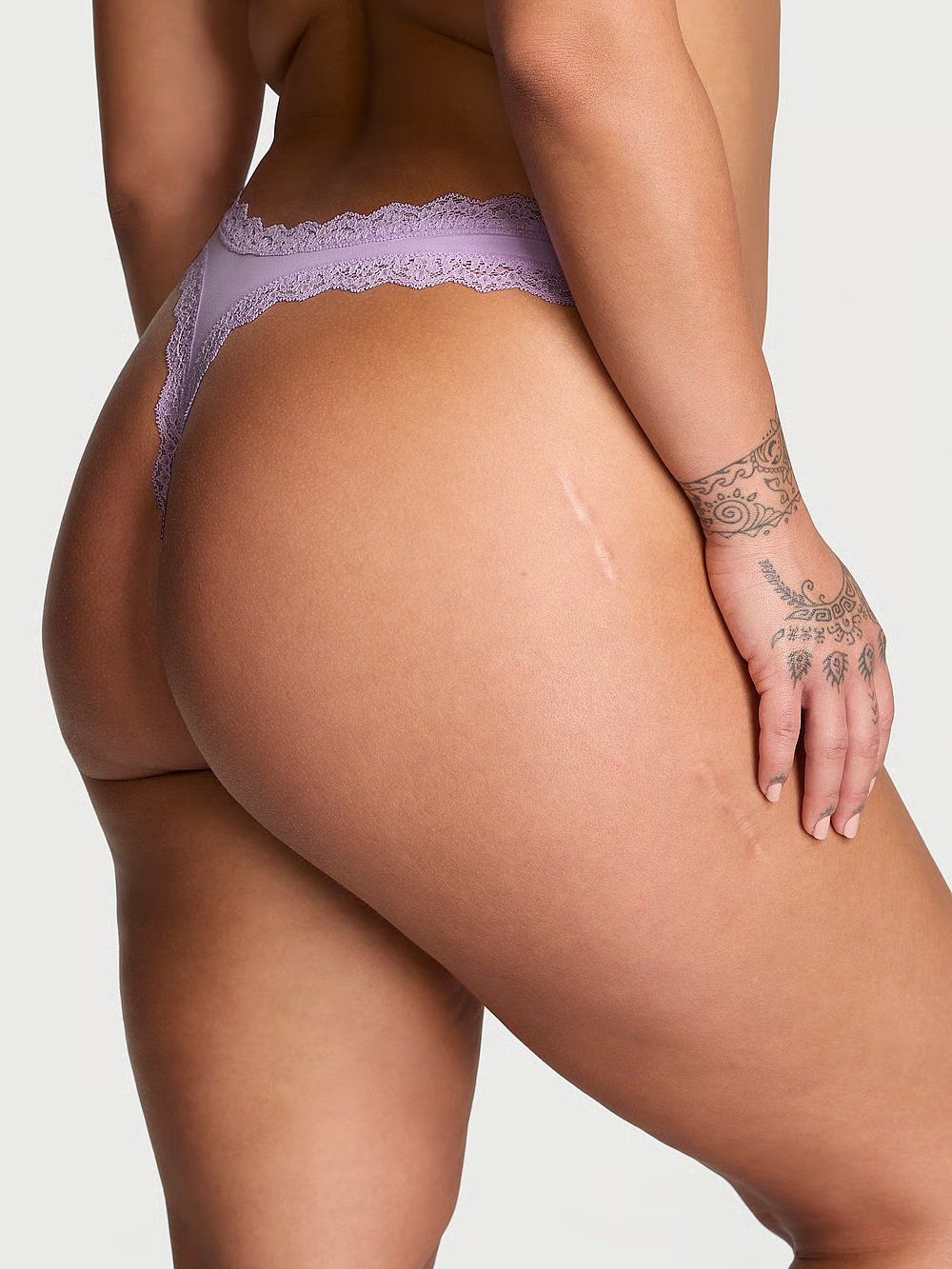 Victoria's Secret Altra biancheria intima: String Lila Victoria's secret lace trim – Nuovo (secondo la descrizione) da Cortaillod venduto da ben_y6zr 1