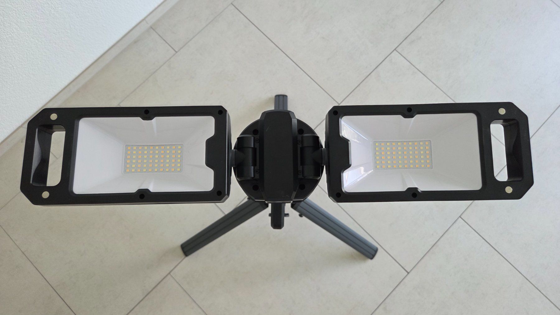 Lampade: Arbeitsleuchte WL5000R von Ansmann – Usato da Ittigen venduto da bluesboy_66 5