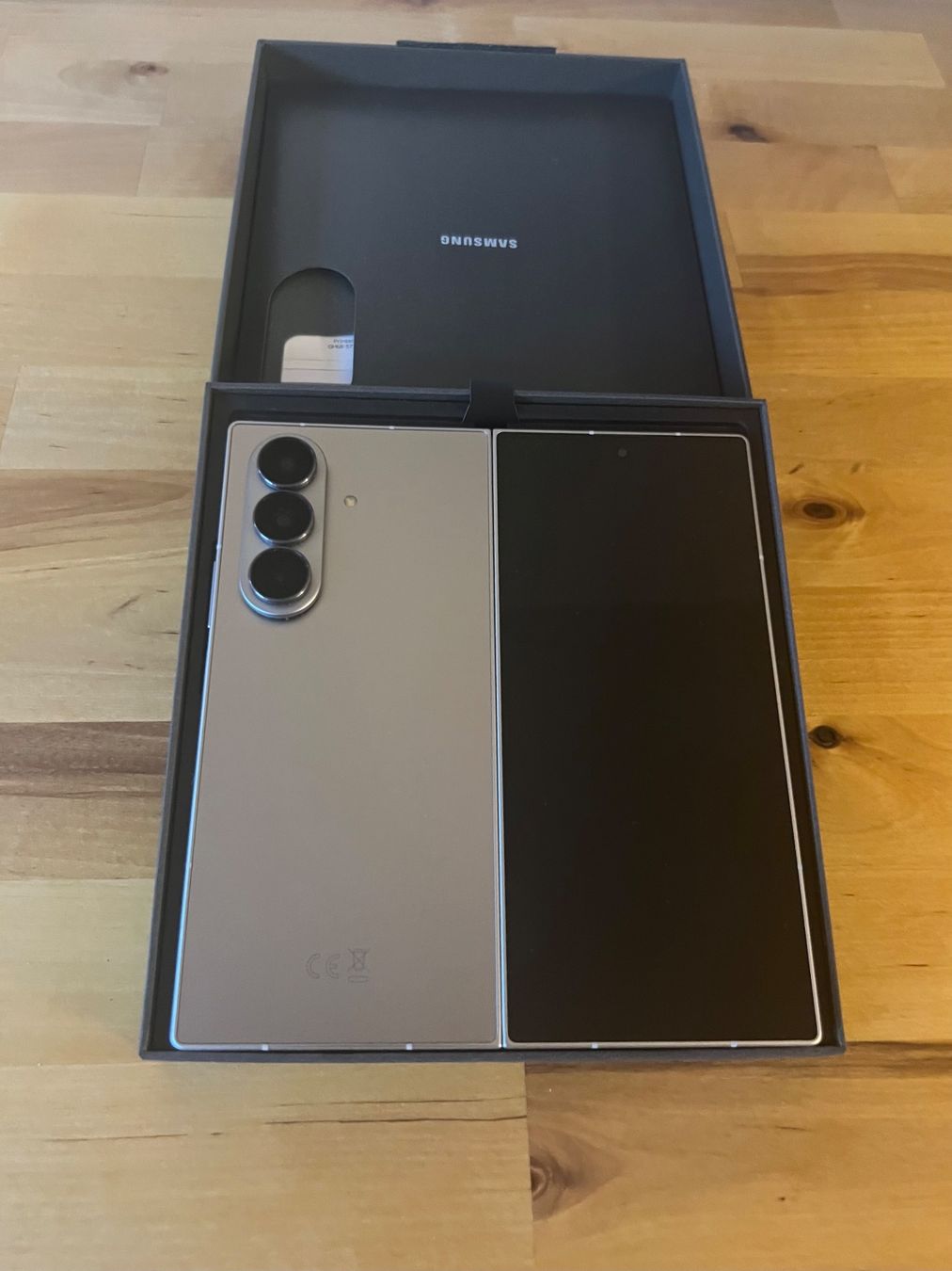 Samsung Telefoni cellulari / Smartphones: Samsung Galaxy Z Fold 7 512 GB Silber – Usato da Zürich venduto da lui_by7s