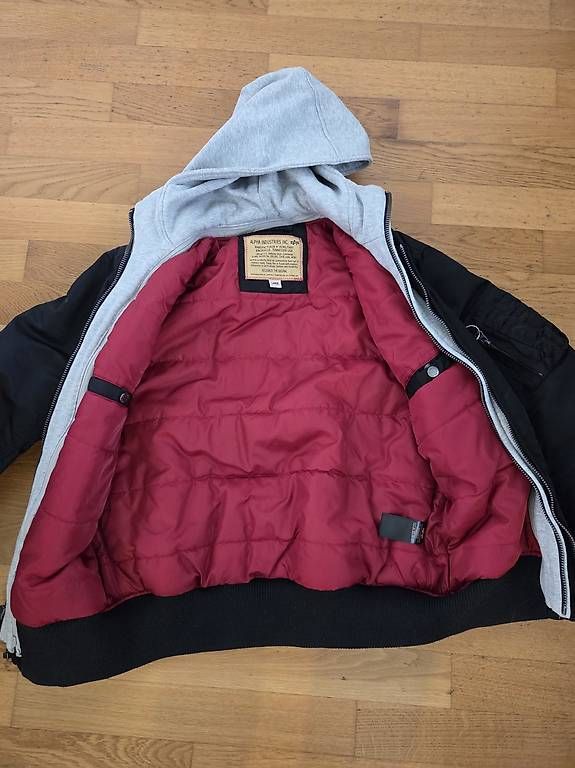 Giacche: Alpha Industries MA-1 D-Tec Bomberjacke. – Nuovo e nell'imballaggio originale da Selzach venduto da Cosma4 3