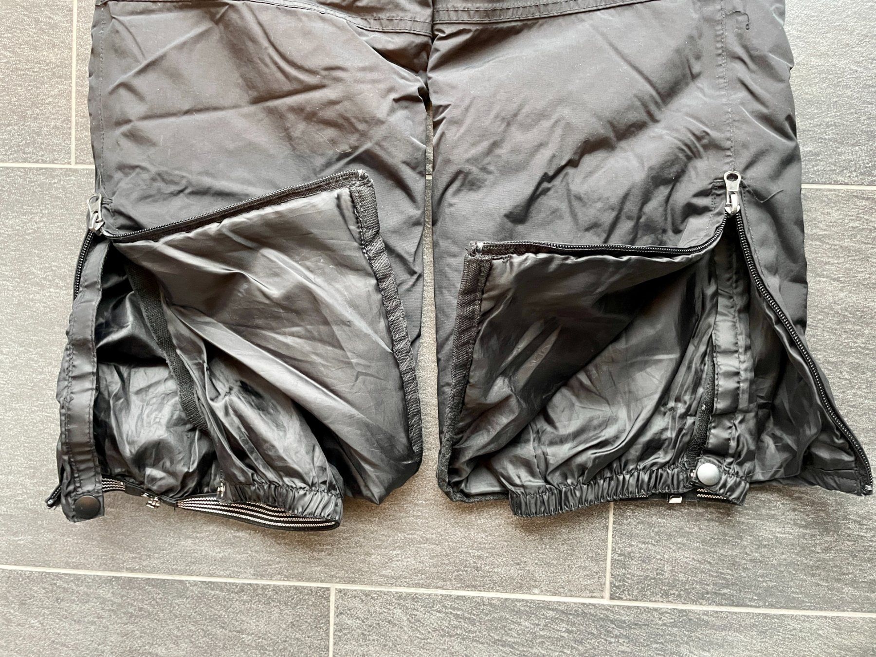 Pantaloni: schwarze Skihose Crane Gr. 146/152 – Usato da Neuendorf venduto da Knopfi 2
