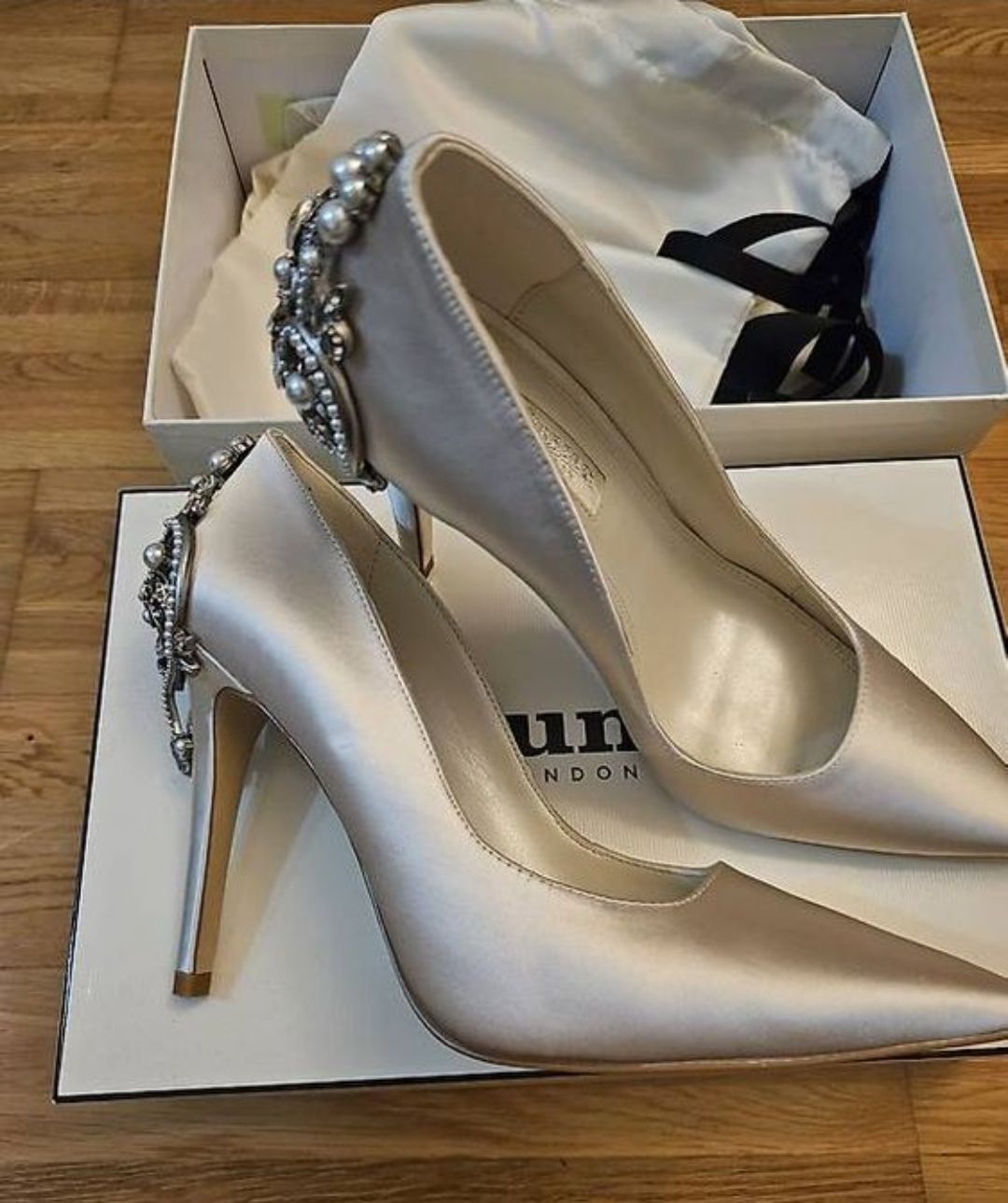 Dune London Scarpe da donna: Dune London Pumps, Gr. 36, mit Perlenbesatz – Nuovo e nell'imballaggio originale da Münchwilen TG venduto da vit_l88t