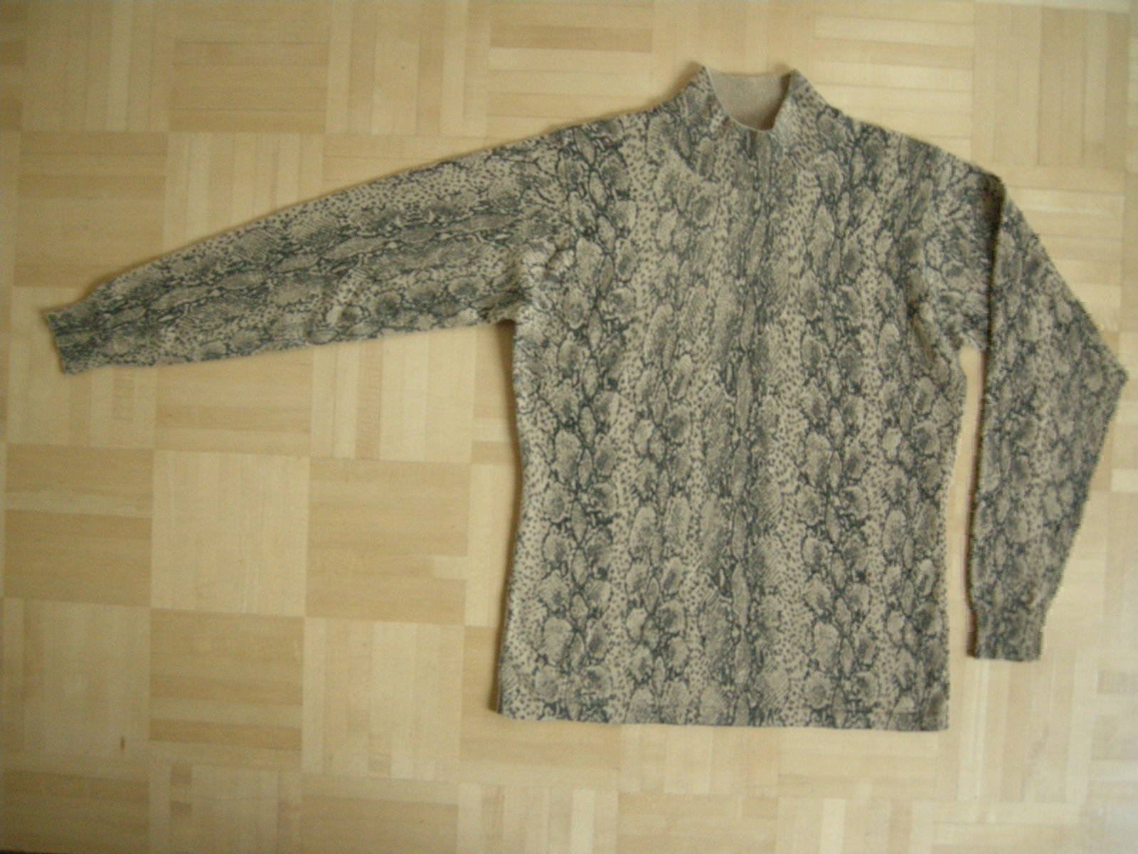 Giacche: Kleiderpaket: Jacke/neu + Pulli, Gr. M – Nuovo (secondo la descrizione) da Dietikon venduto da Klopfer05 7