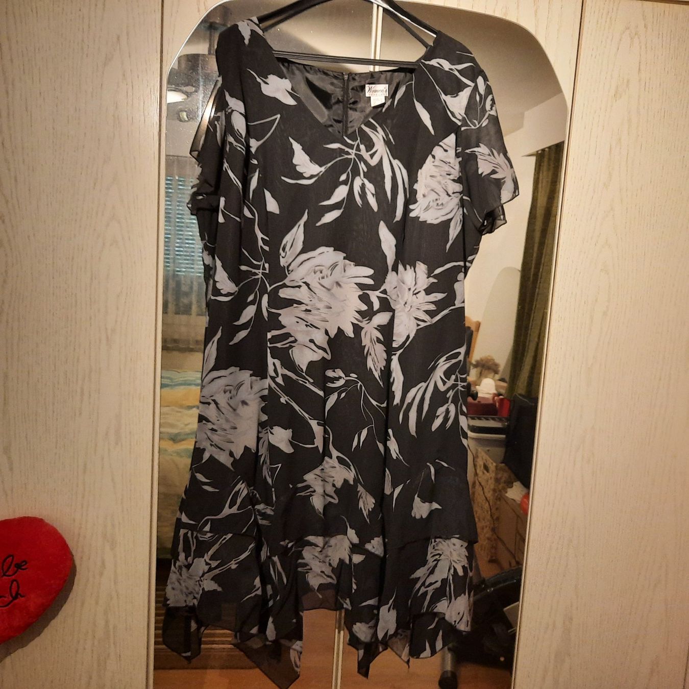 Vestiti: Cocktail- Partykleid schwarz Gr.54 – Usato da Buochs venduto da Nyima21 2