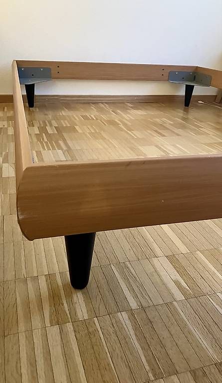 Letti: Bettrahmen 140x200cm – Usato da Zürich venduto da Ranuu 2