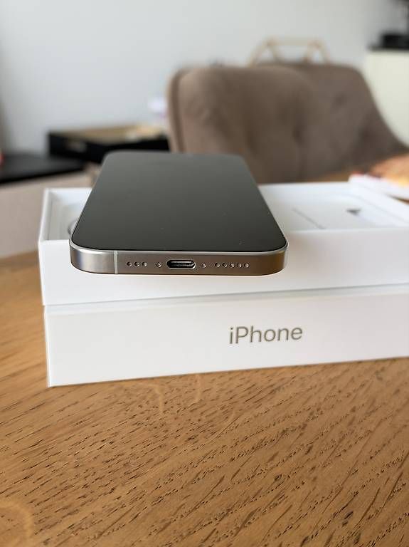 Apple Telefoni cellulari / Smartphones: iPhone 15 Pro 128GB Weiss – Usato da Therwil venduto da eda_t89x 2