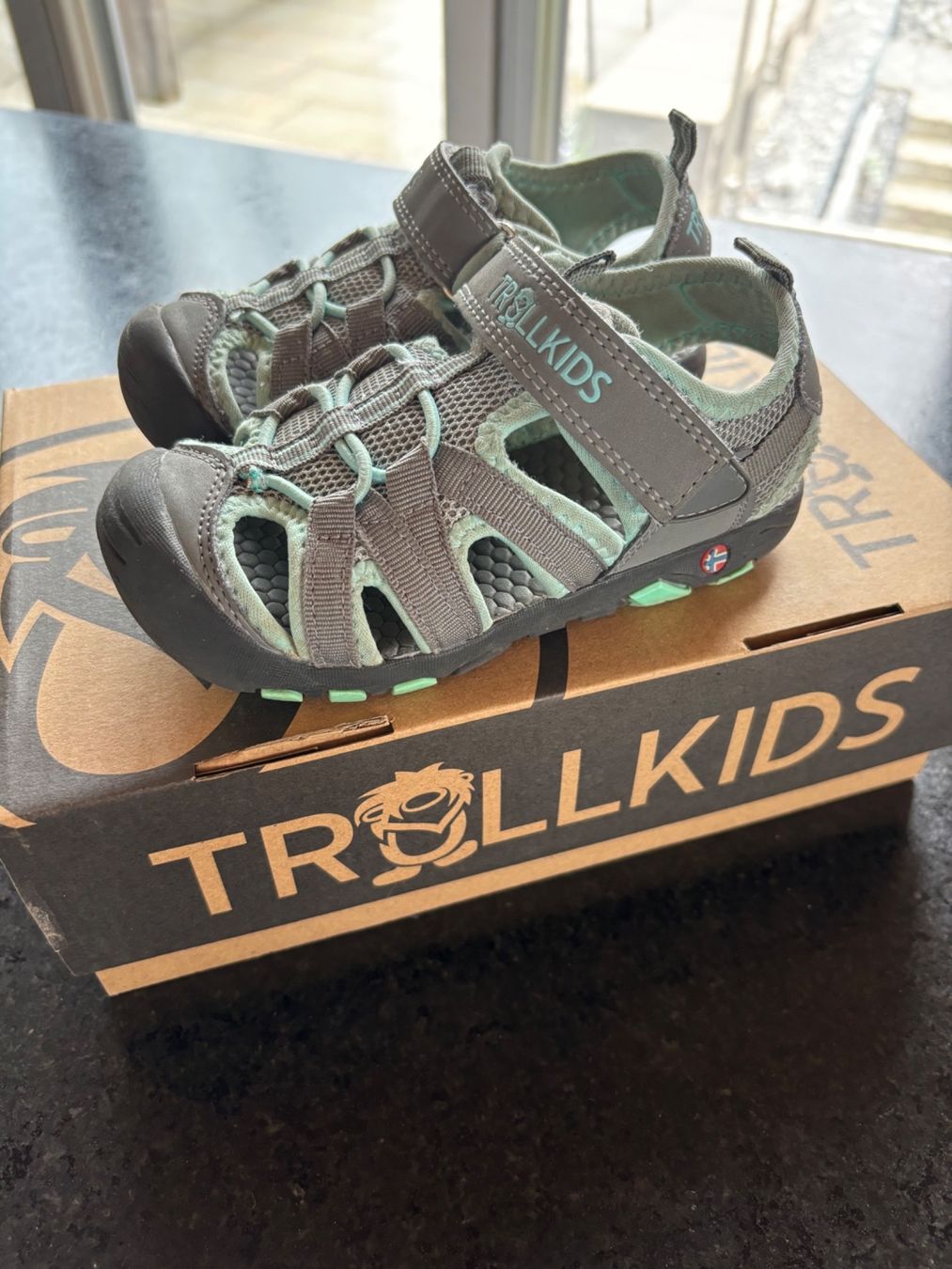 Schuhe für Jungen: Trollkids Sandalen Grösse 27 – Gebraucht aus Ursenbach von dia24