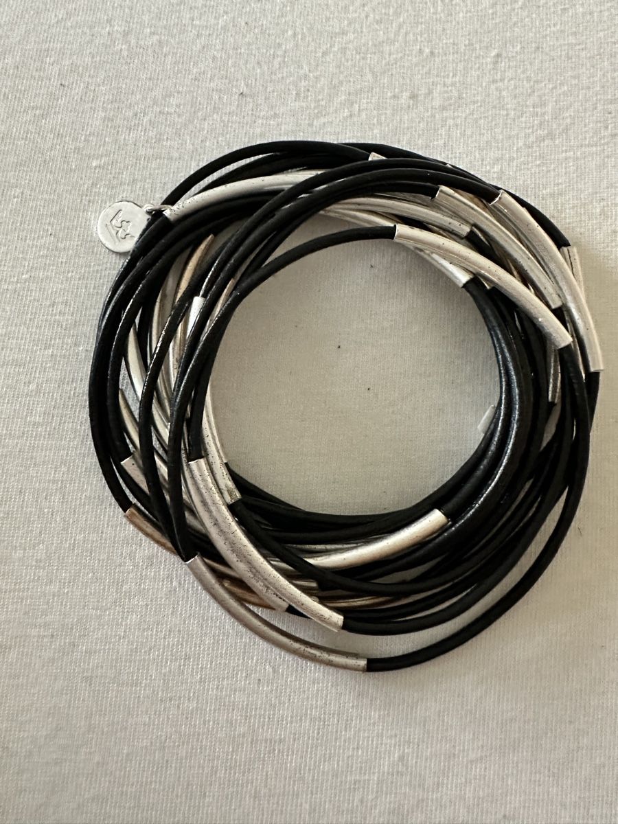 Armbänder & -reifen: Lederarmbänder (14 Stück) – Gebraucht aus Adliswil von boverli