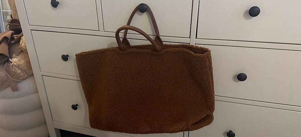 Manor Borse: Borsa teddy della Manor – Usato da Sessa venduto da Thisisemma
