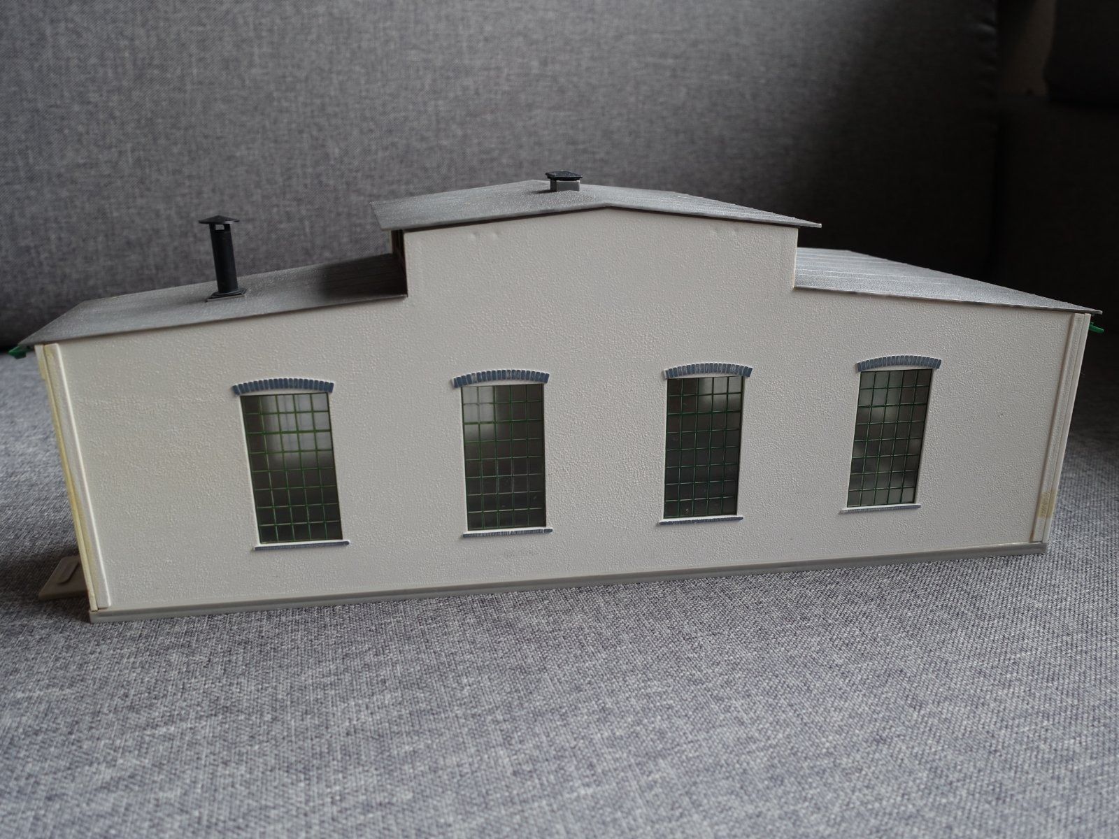 Kleinbahn Modelleisenbahnen: KLEINBAHN No. 530 Dampflokschuppen – Gebraucht aus Wallbach von Sarrows 2