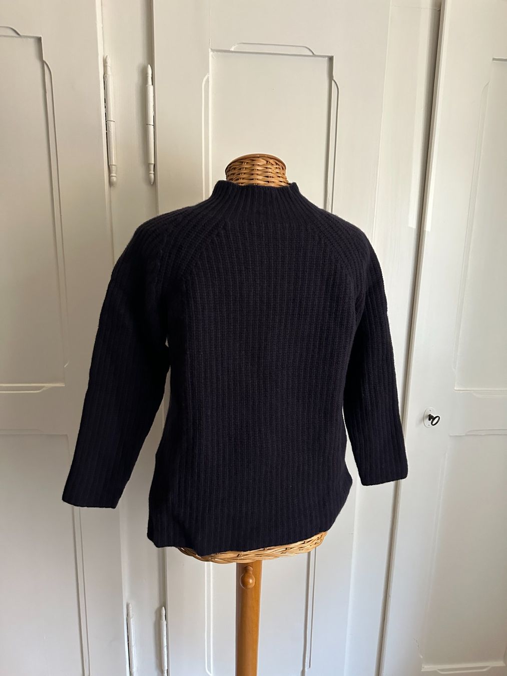 Pullover & Sweatshirts: Strickpullover dunkelblau XS – Gebraucht aus Zürich von Diazaio 2