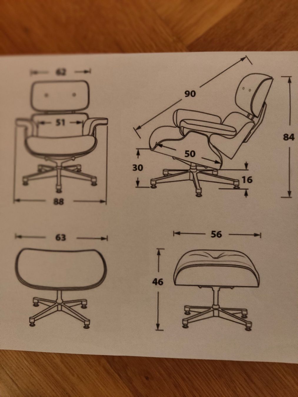 Eames Poltrone: Fauteuil et ottoman reproduction de Charles Eames – Usato da Le Vaud venduto da bon_g67m 3
