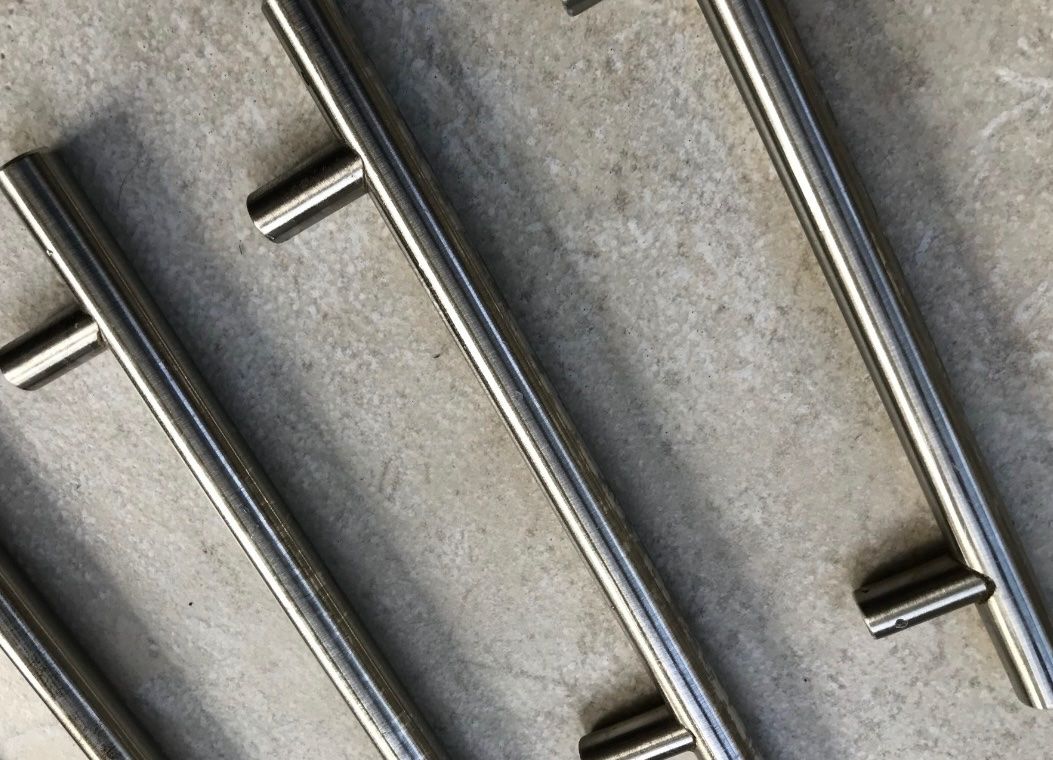 Ferramenta: Griffe z.B. für Küchenmöbel – Usato da Muttenz venduto da lgu25 2