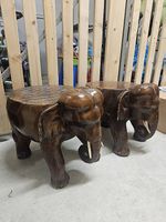 Lot de 2 tabourets / sellettes éléphant en bois sculpté