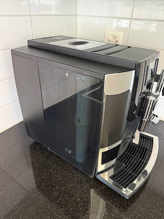 Jura Macchine per caffè & Macchine per espresso: Jura E800 Kaffeemaschine – Usato da Regensdorf venduto da Vastese 2