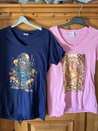 2 Shirt Jugendstil look NEU, Anime Shirt Set, Gr. 36-38,