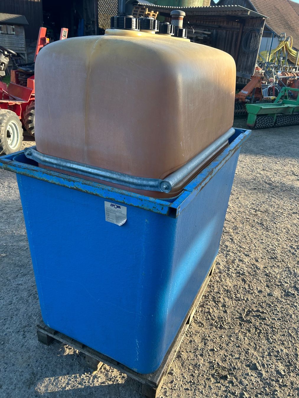 Accessori per altri veicoli: Diesel / Heizöl Tank 1000 l – Usato da Homburg venduto da goivanni 2