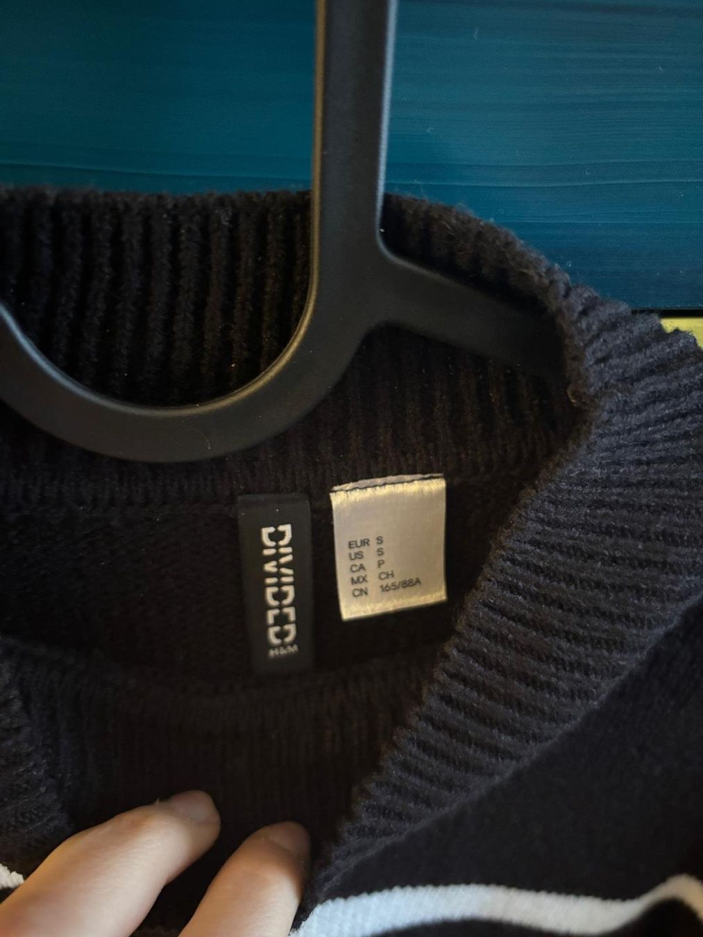 H&M Maglioni & Felpe: Schöner H&M Strickpullover, weiss gestreift, Gr. S – Usato da Bülach venduto da reaos 2