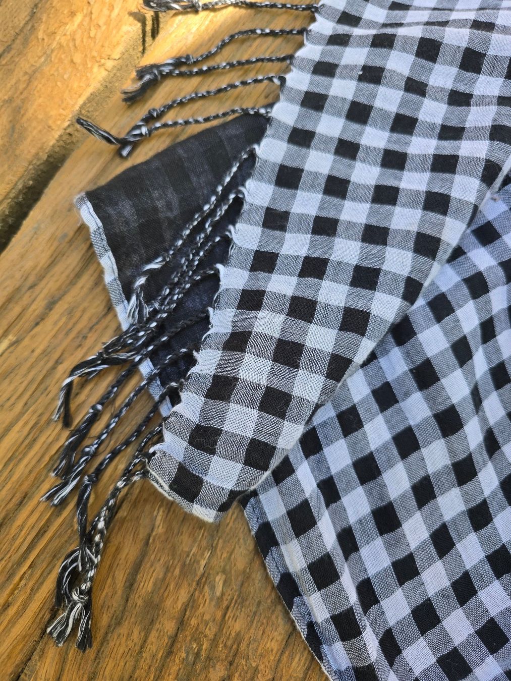 Foulards, Tücher & Schals: Kleidung: Schal s/w kariert, Fransen – Gebraucht aus Romanshorn von Rachacha 1