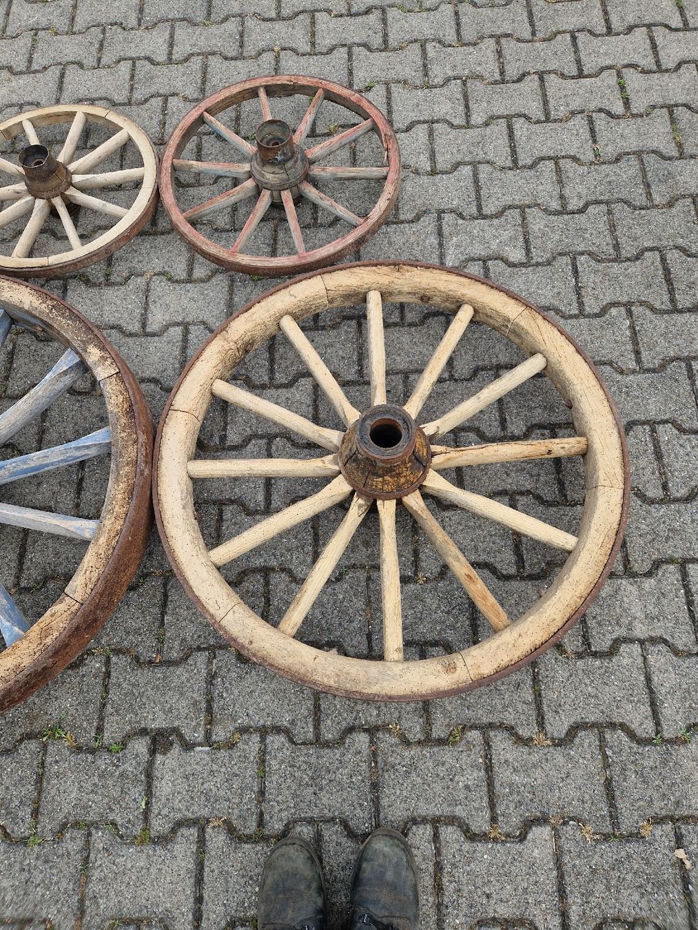 Pneus & Kompletträder: Alte Holzräder – Defekt aus Grosswangen von lar_9lz7 2