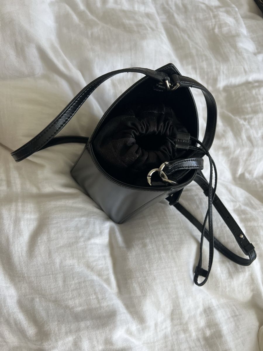 Givenchy Borse da donna: Mini shoulder bucket GIVENCHY – Usato da Männedorf venduto da gaj_sp96 3
