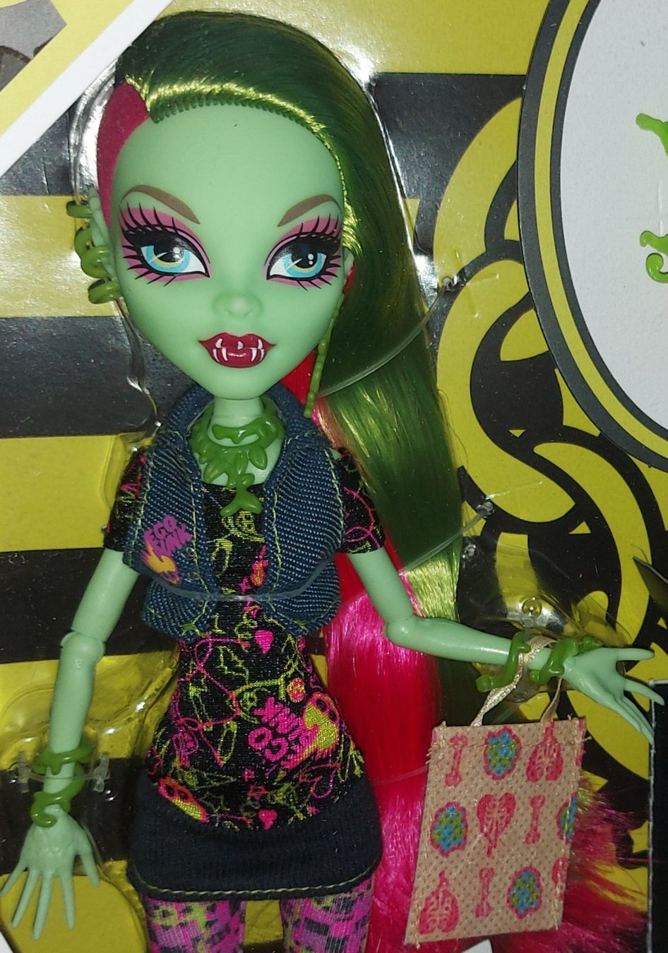Bambole: Poupée Monster High:VENUS MCFLYTRAP "Creeproduction",2026 – Nuovo e nell'imballaggio originale da Ecublens VD venduto da Magic_Island 1